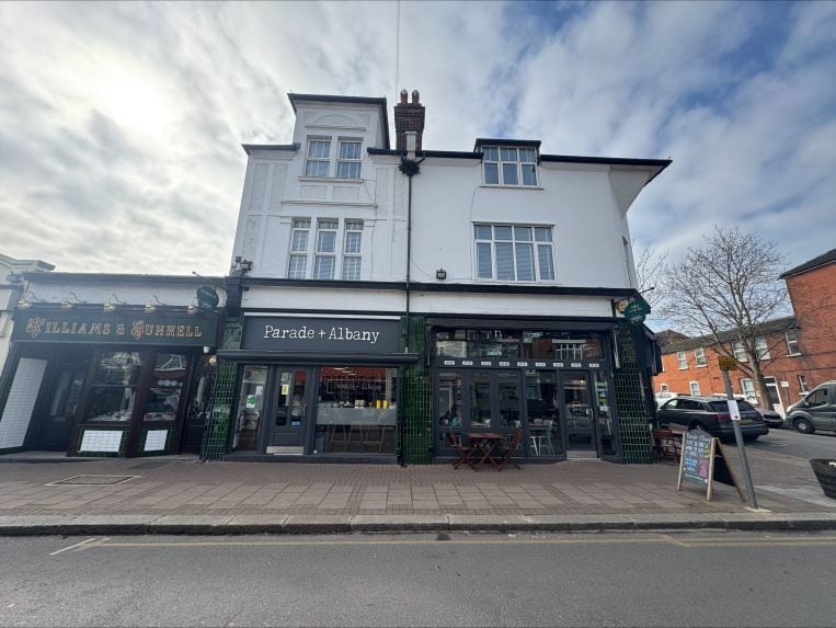 19-21 The Parade, Claygate for sale - Building Photo - Image 3 of 9