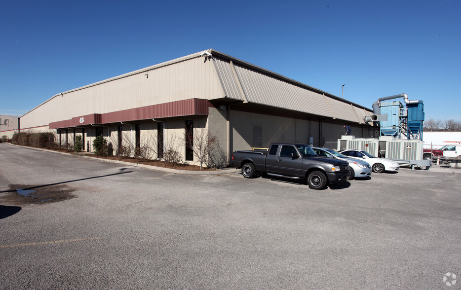 428 Harding Industrial Dr, Nashville, TN for rent - Building Photo - Image 2 of 2