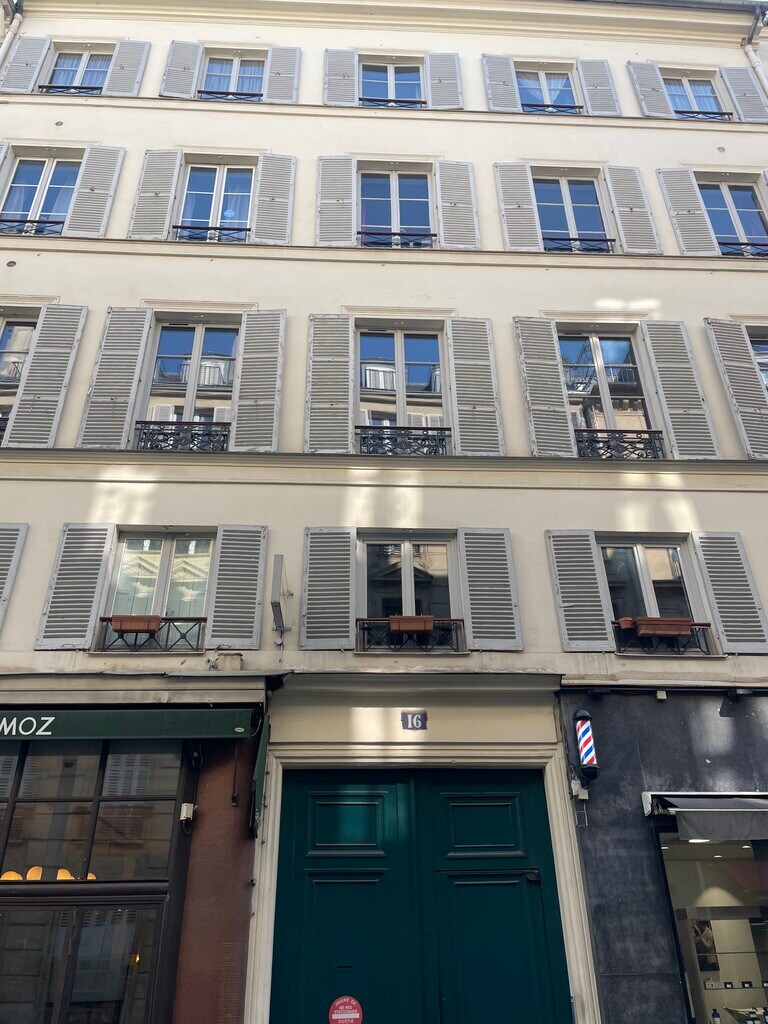 Location Bureaux 162 m² - Photo 1