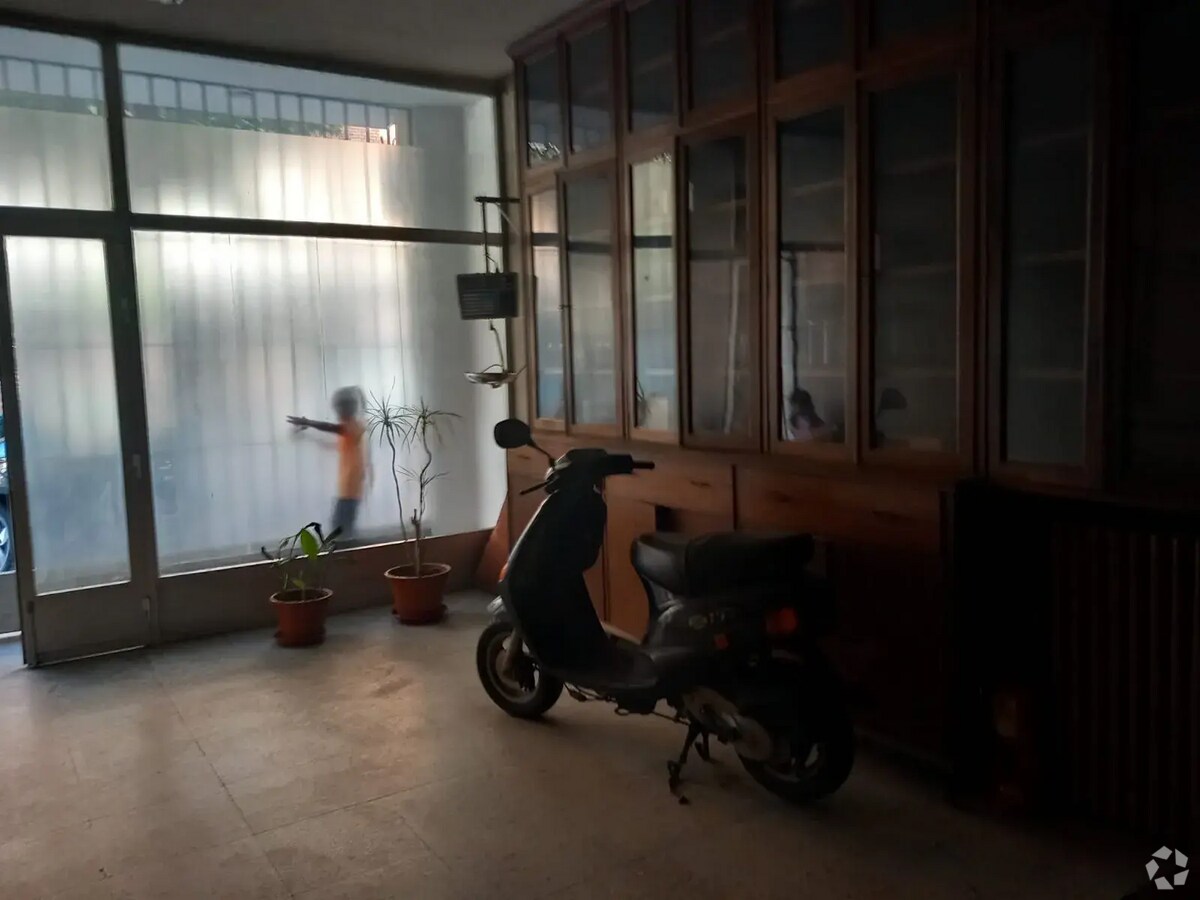 Madrid, MAD 28002 - Unit Puerta 02, Esc. 1 -  - Interior Photo - Image 1 of 10