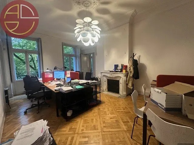 Location Bureaux 260 m² - Photo 1