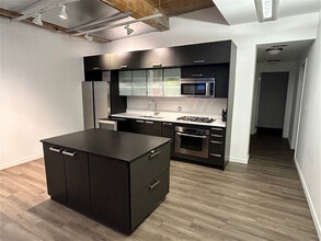 201 E Ohio St, Chicago, IL to rent Building Photo- Image 2 of 7