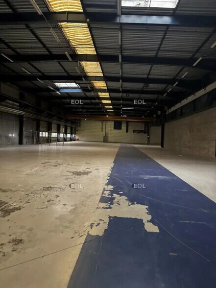 Industrial in Villeron to rent - Building Photo - Image 3 of 3