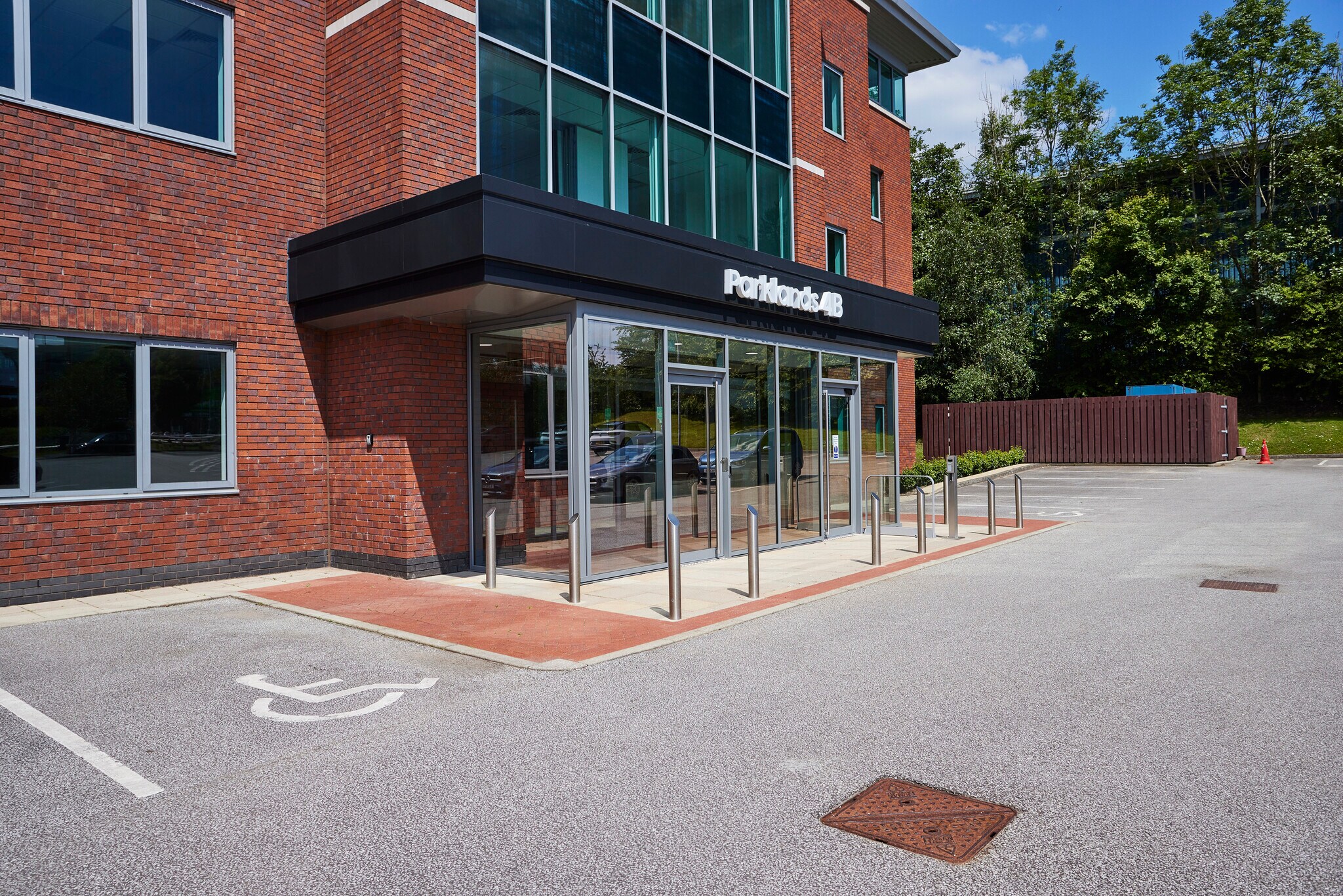 Parklands 4B, Bolton to rent Building Photo- Image 1 of 13