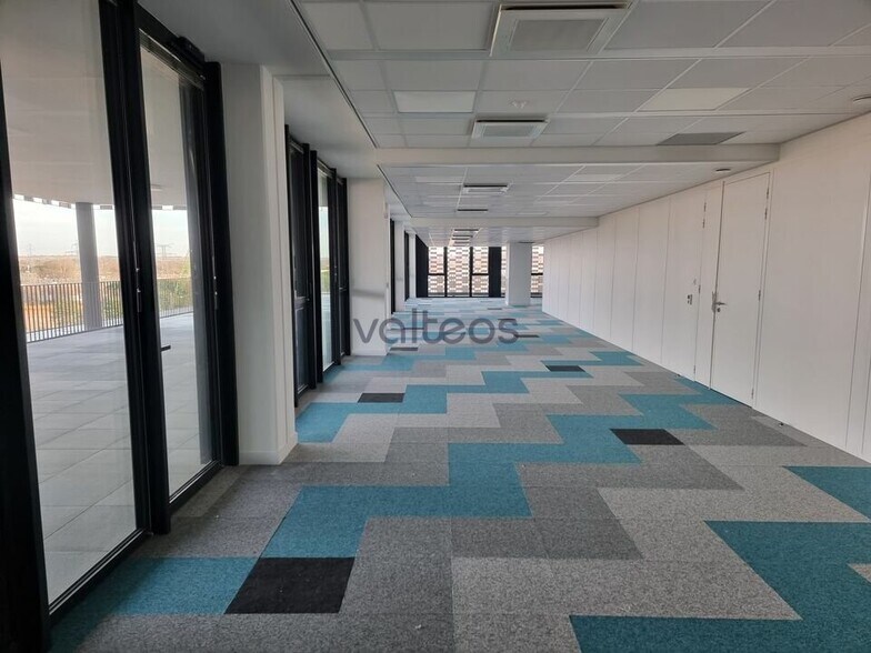 Office in Labège to rent - Interior Photo - Image 2 of 7