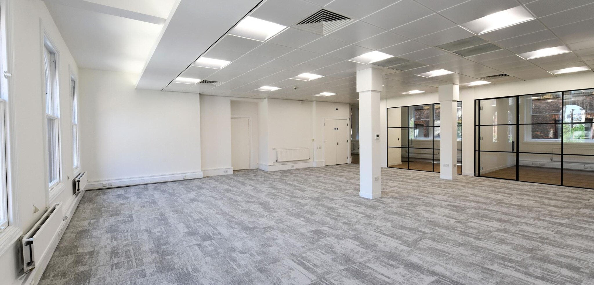 16-18 Albert Sq, Manchester to rent Interior Photo- Image 1 of 3