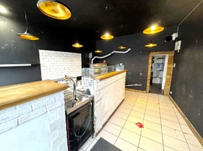 10 Acre St, Huddersfield to rent Interior Photo- Image 2 of 4