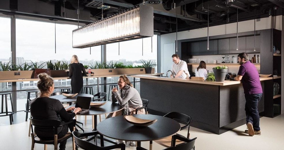 4 Kingdom St, London to rent - Lobby - Image 2 of 26