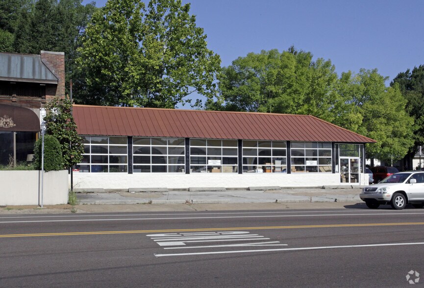 585 N Mclean Blvd, Memphis, TN for rent - Building Photo - Image 2 of 2