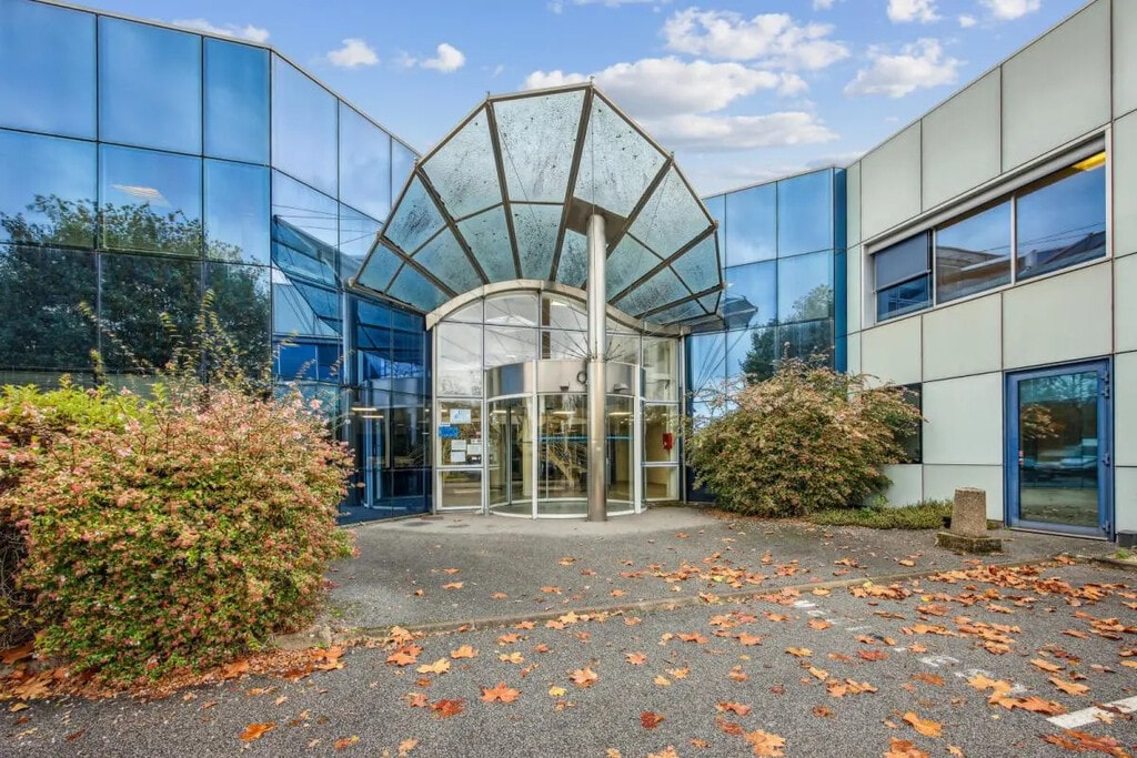 Vente Bureaux 418 m² - Photo 1