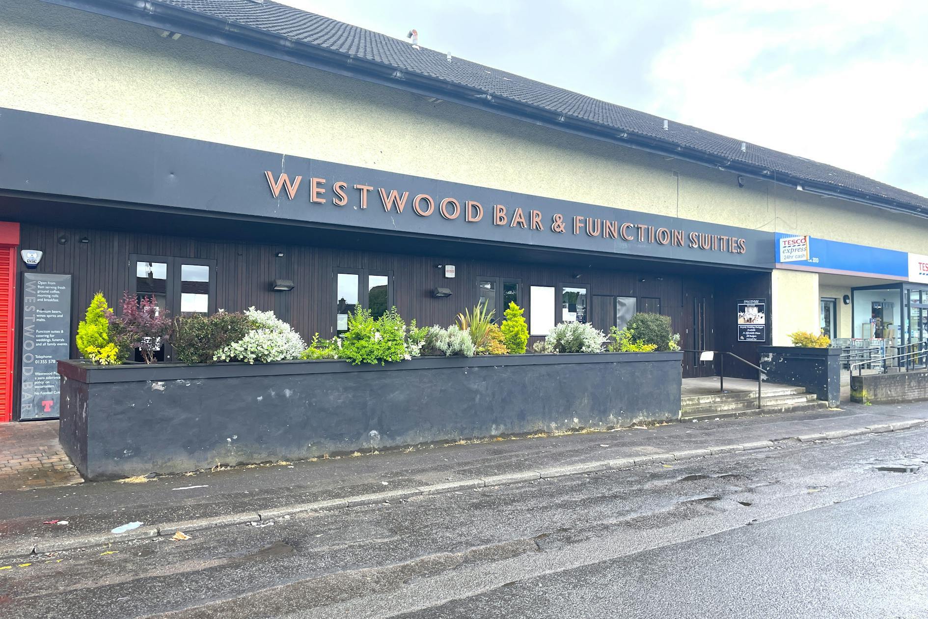 3-7 Redcliffe Dr, East Kilbride to rent Building Photo- Image 1 of 9