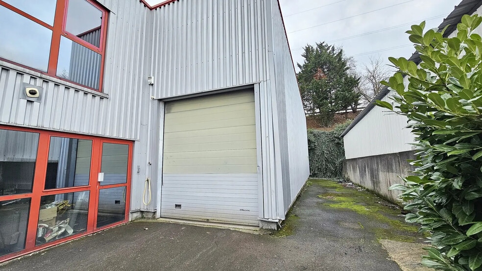 Light Industrial in Villemomble to rent - Building Photo - Image 3 of 4