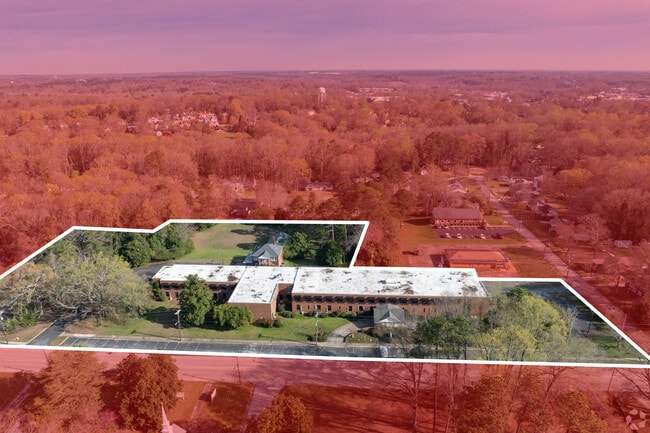 More details for 420 W Farley Ave, Laurens, SC - Health Care for Auction