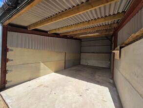 Oare, Cold Ash to rent Interior Photo- Image 2 of 3