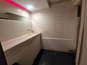 Retail in Barcelona, Barcelona to rent Interior Photo- Image 2 of 2