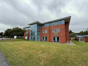 Newcastle Rd, Stoke On Trent to rent Building Photo- Image 2 of 16