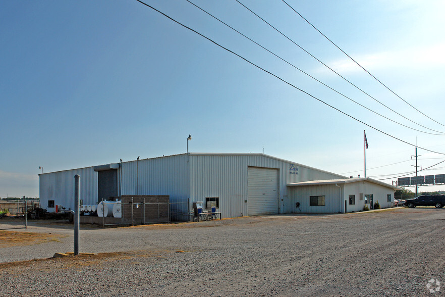 209 NW 111th St, Oklahoma City, OK for rent - Building Photo - Image 3 of 9