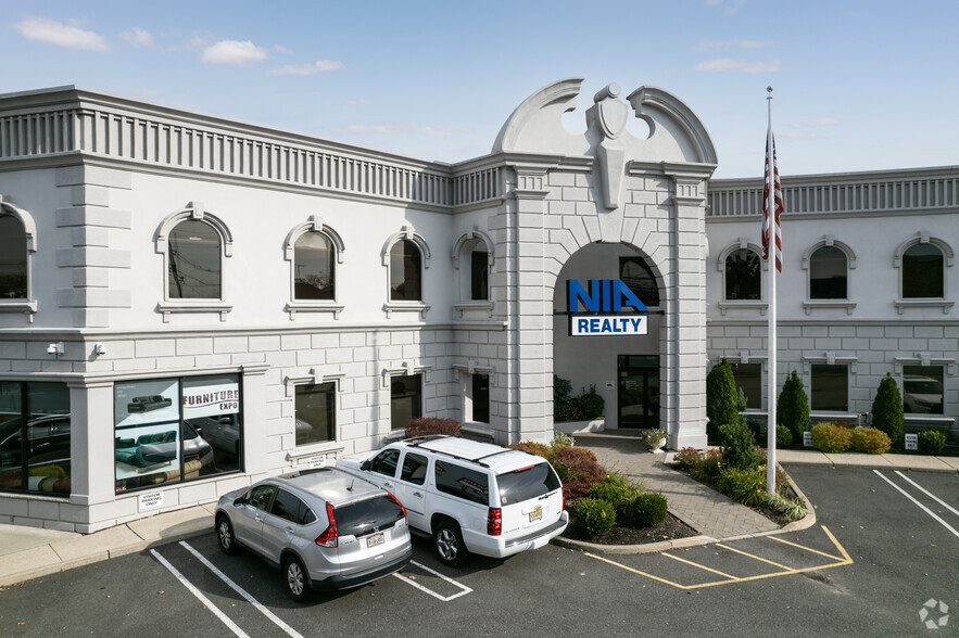 66 N Route 17, Paramus, NJ for sale - Building Photo - Image 1 of 1