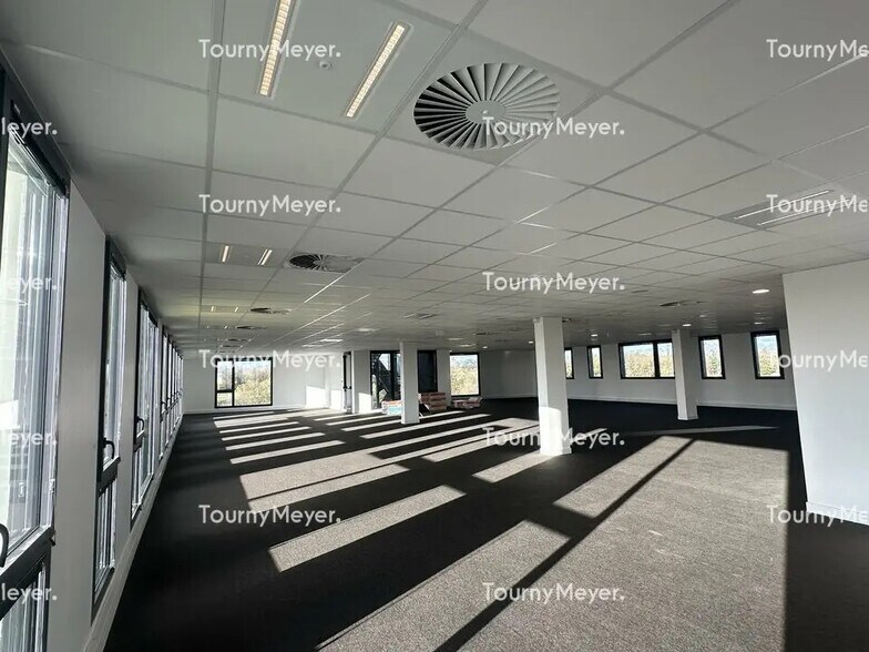 Office in Rezé to rent - Building Photo - Image 3 of 4