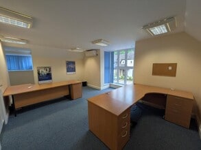 Frith End, Bordon to rent Interior Photo- Image 1 of 6