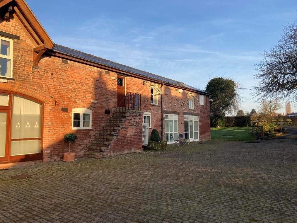 Bucklow Hill Ln, Knutsford Wa16 6le - Mere Hall Farm Business Centre 