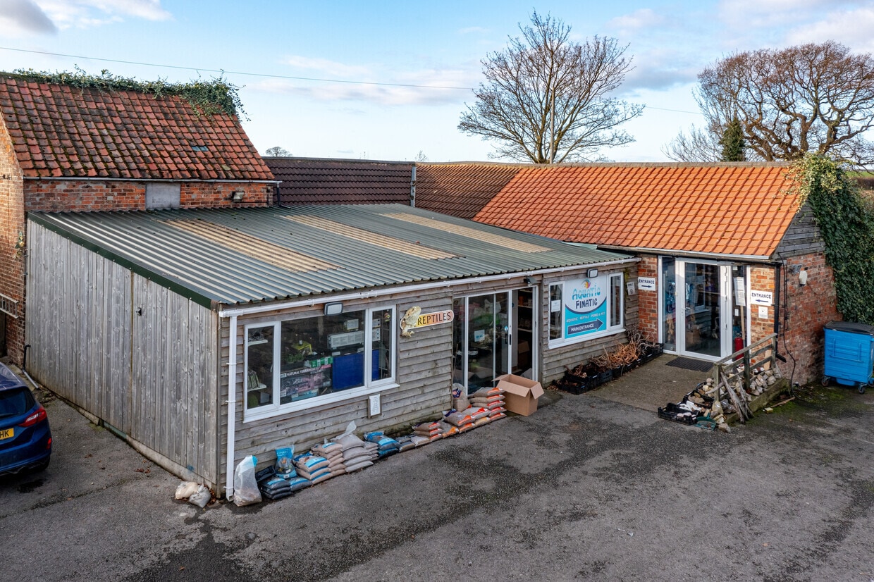 Thirsk Rd, Northallerton for sale Primary Photo- Image 1 of 5