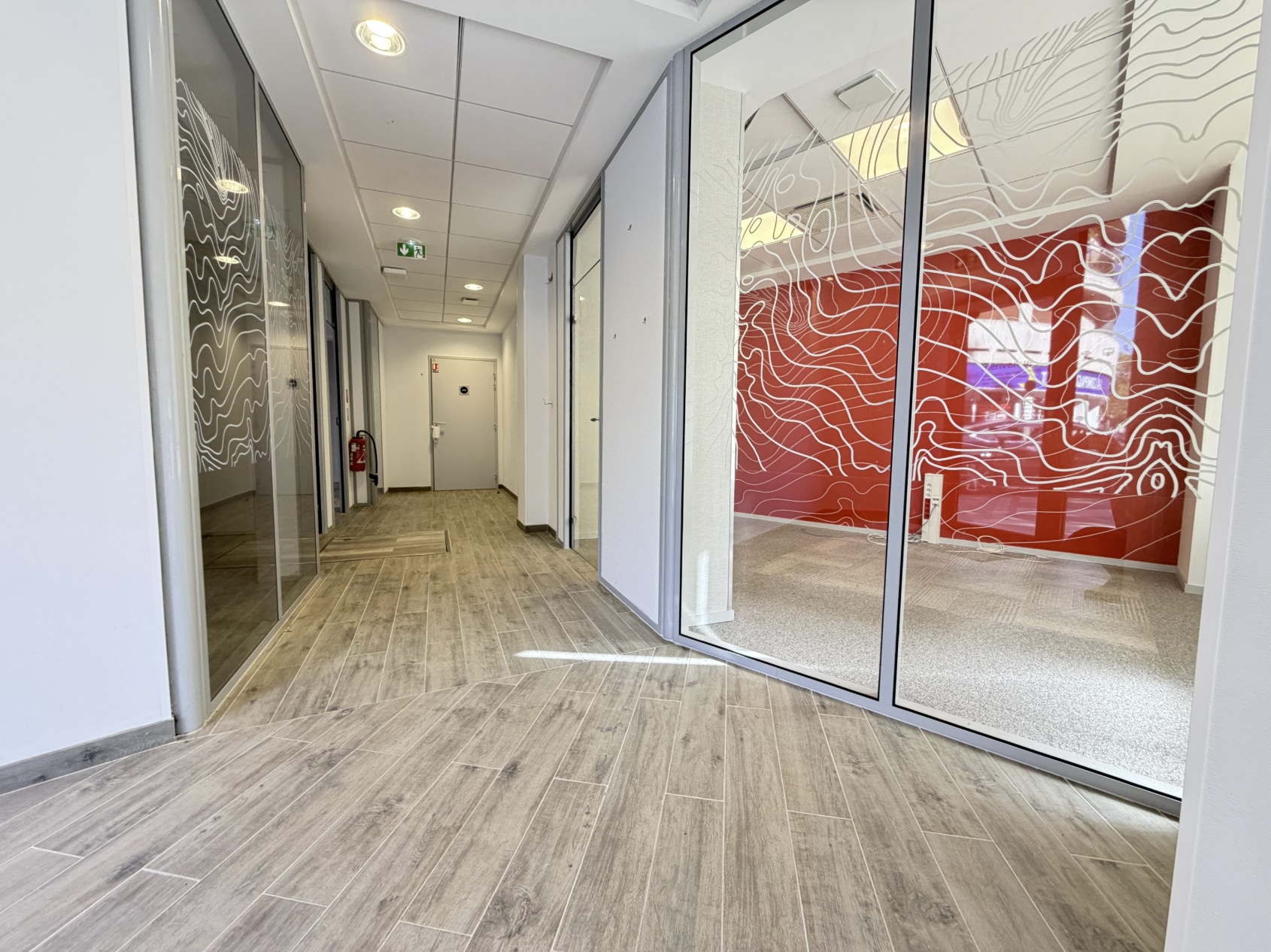 Retail in Paris to rent Interior Photo- Image 1 of 7