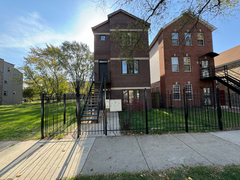 3037 W Polk St, Chicago, IL for sale - Primary Photo - Image 1 of 5