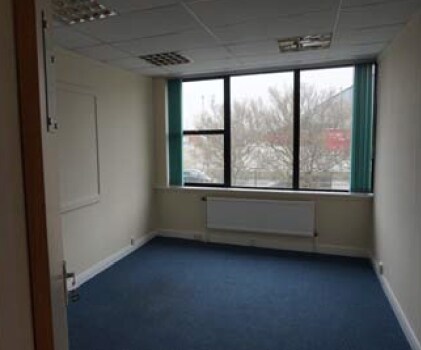 Nat Ln, Winsford to rent - Interior Photo - Image 2 of 9