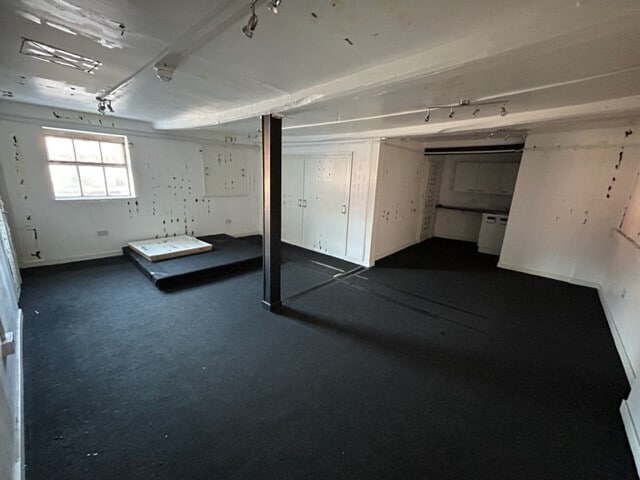 Brook St, Leek to rent - Building Photo - Image 3 of 6