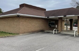 4023 W Hundred Rd, Chester, VA for rent Building Photo- Image 1 of 2