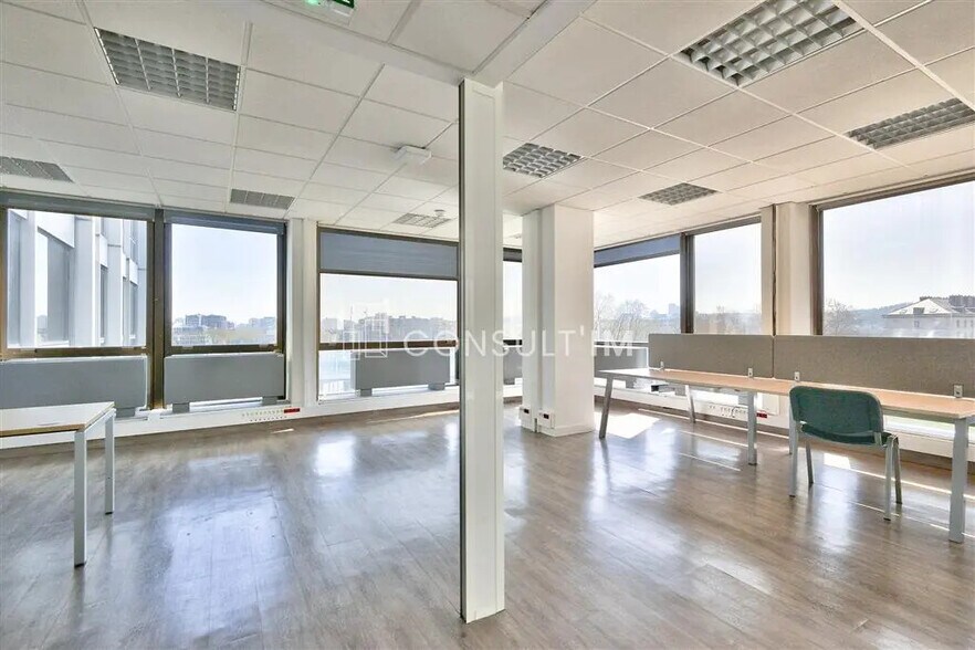 Office in Saint-Cloud for sale - Building Photo - Image 3 of 6