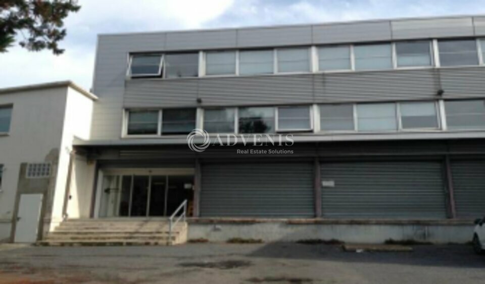 Office in Nanterre to rent - Building Photo - Image 1 of 5