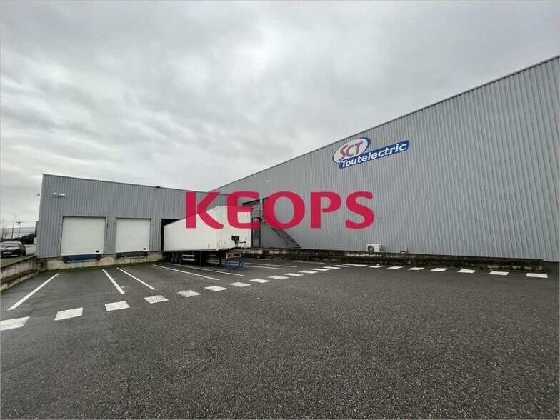 Light Industrial in Plaisance-du-Touch for sale - Building Photo - Image 3 of 9