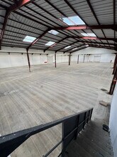Industrial in Le Mesnil-Amelot to rent Interior Photo- Image 1 of 3