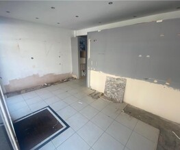 21 Highbridge St, Waltham Abbey for rent Interior Photo- Image 2 of 4