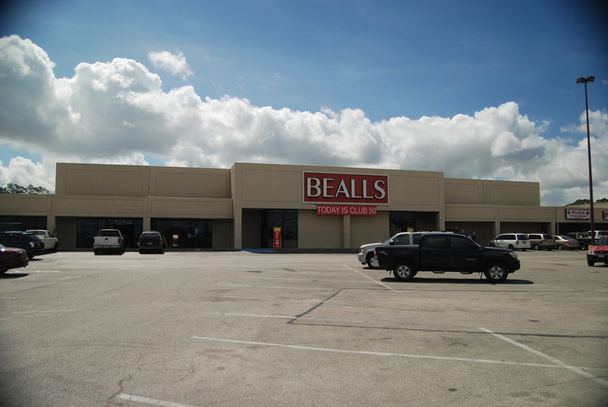 2428-2490 E Austin St, Giddings, TX for rent - Building Photo - Image 1 of 4