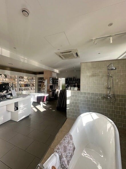 1-3 Montpellier Exchange, Cheltenham to rent - Building Photo - Image 3 of 7