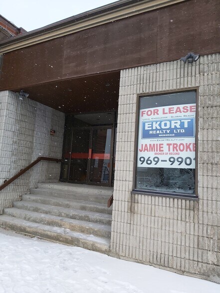 232 Front St, Belleville, ON for rent - Building Photo - Image 3 of 14