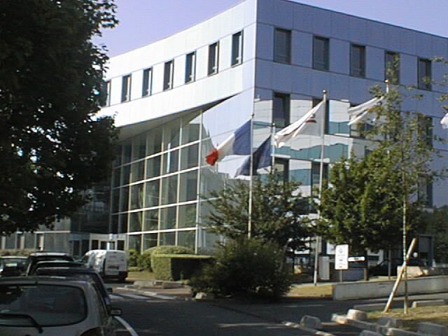 18 Place Des Nympheas, Villepinte to rent - Building Photo - Image 2 of 6