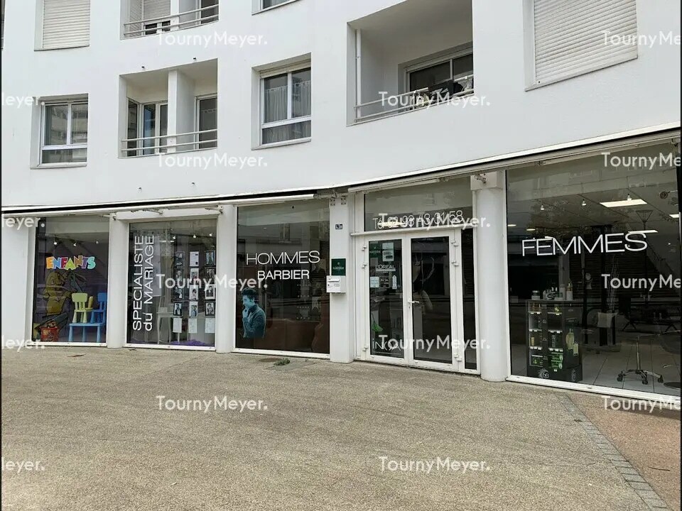 Location Commerce 144 m² - Photo 1