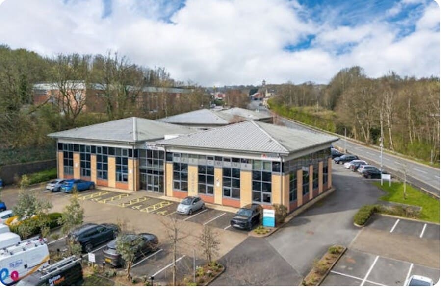 Waters Meeting Rd, Bolton to rent - Building Photo - Image 1 of 3