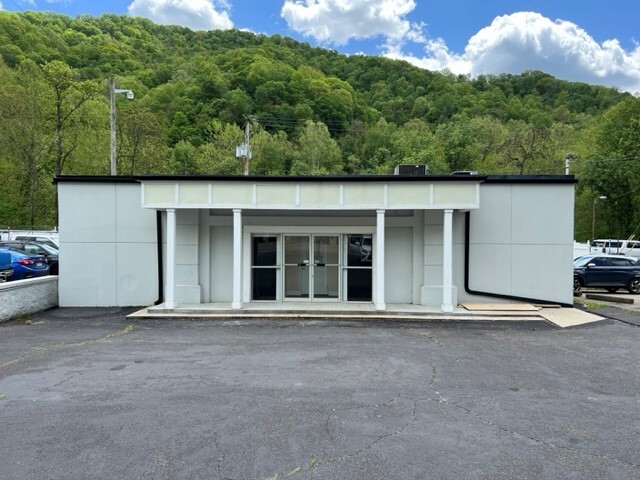 504 Main Ave, Logan, WV for rent - Building Photo - Image 1 of 9