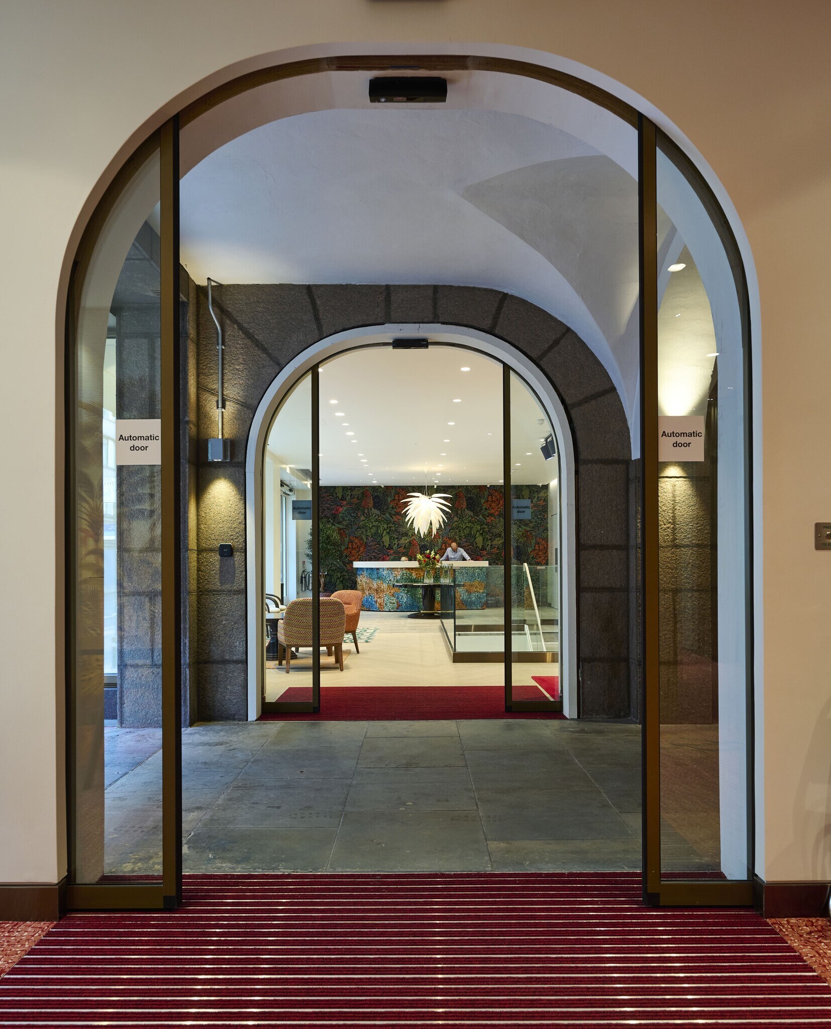51 Moorgate, London to rent Interior Photo- Image 1 of 6