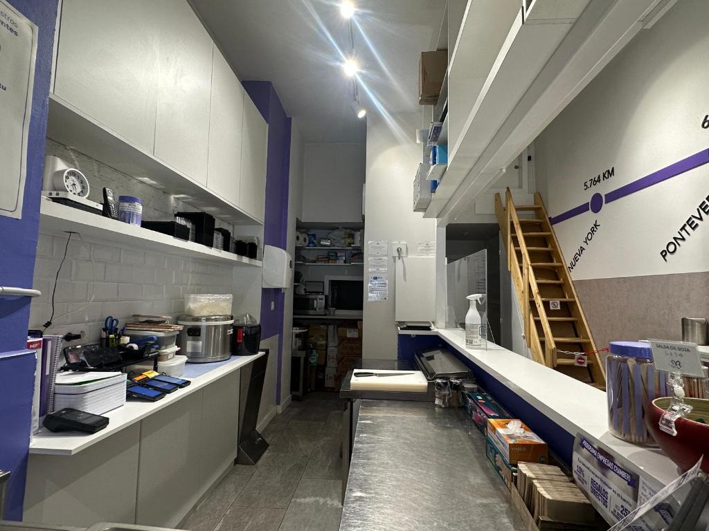 Retail in Madrid, Madrid to rent Building Photo- Image 1 of 2