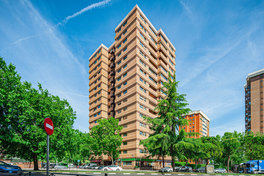 Calle De Arturo Soria, 337, Madrid, Madrid for sale - Primary Photo - Image 1 of 2