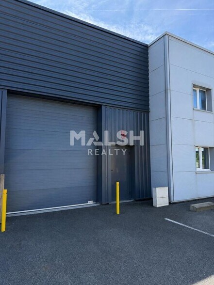 Light Industrial in Chasse-sur-Rhône to rent - Building Photo - Image 2 of 6