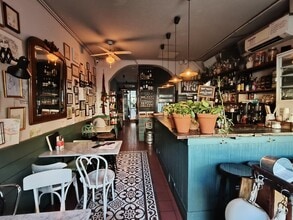 Retail in Barcelona, Barcelona to rent Interior Photo- Image 2 of 12