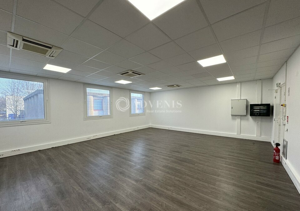Office in Tremblay-en-France to rent Interior Photo- Image 1 of 9