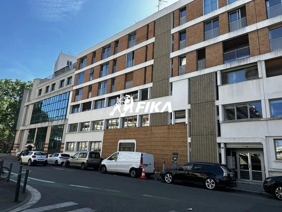 Location Bureaux 200 m² - Photo 1